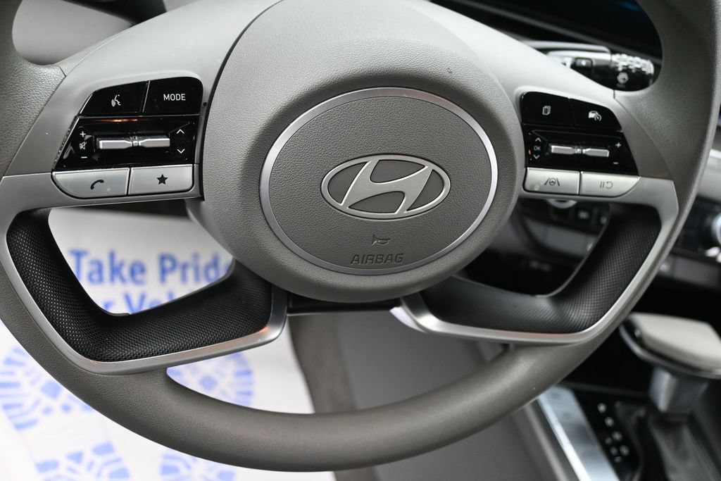 Used 2024 Hyundai Elantra SEL FWD image 12