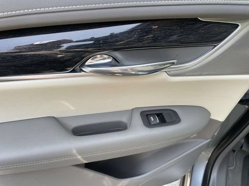 Used 2023 Cadillac XT6 Premium Luxury FWD image 19