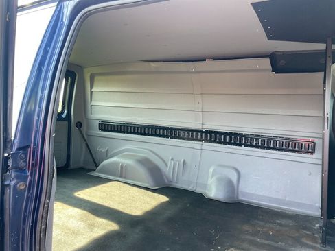 Used 2008 Ford E-350 and Econoline 350 Super Duty RWD image 9