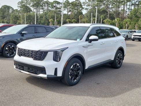 New 2026 Kia Sorento S image 3