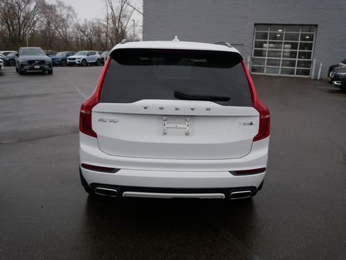 Used 2020 Volvo XC90 T8 R-Design image 6