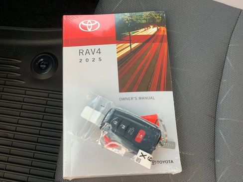 New 2025 Toyota RAV4 XLE w/ Convenience Package image 9