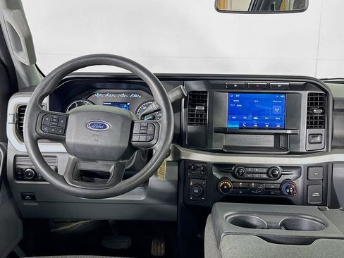Used 2023 Ford F350 XLT AWD/4WD image 13