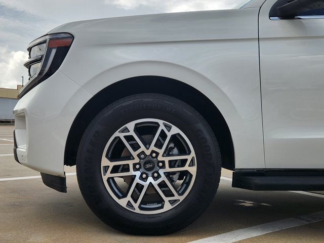New 2026 Ford Expedition Max Active RWD image 5
