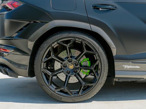 Used 2024 Lamborghini Urus Performante AWD/4WD image 35