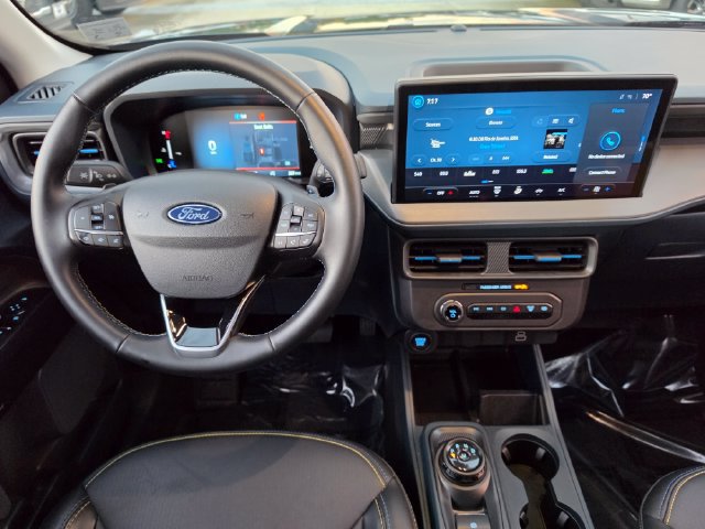 Used 2026 Ford Maverick Lobo AWD/4WD image 13