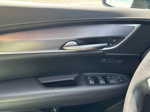 Used 2017 Cadillac XT5 Premium Luxury w/ Driver Assist Package FWD image 27