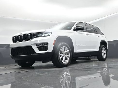 Used 2022 Jeep Grand Cherokee Limited AWD/4WD image 47