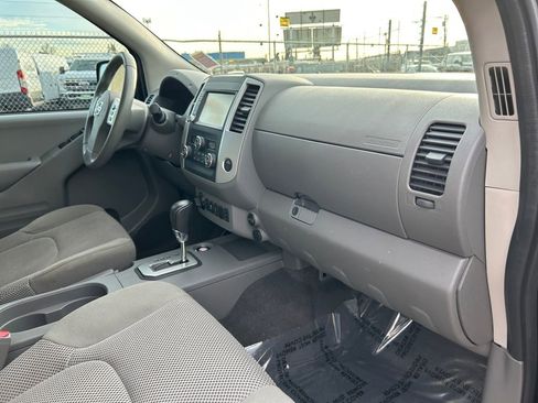 Used 2021 Nissan Frontier SV w/ Midnight Edition Floor Mats image 26
