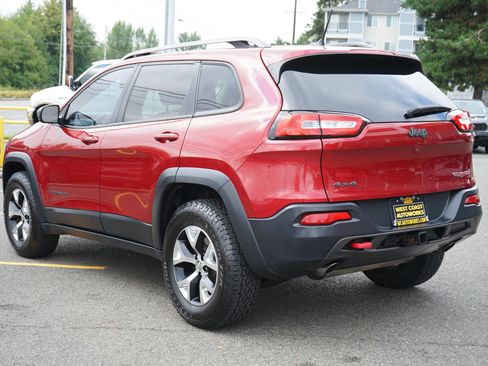 Used 2015 Jeep Cherokee Trailhawk w/ Ventilated/Heated Seat Group AWD/4WD image 3