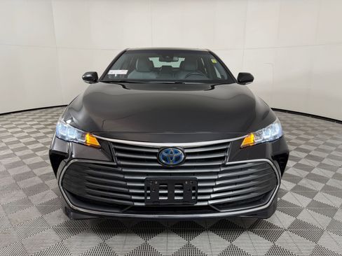 Used 2020 Toyota Avalon XLE w/ Moonroof Package image 6