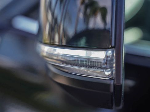 Used 2021 Toyota Highlander L image 21