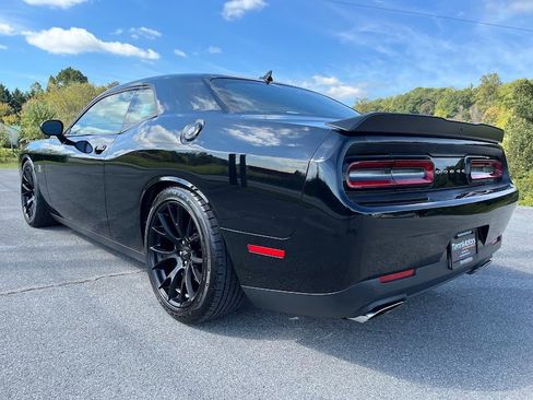 Used 2017 Dodge Challenger R/T Scat Pack w/ Dynamics Package image 38