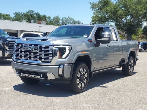 Used 2024 GMC Sierra 2500 Denali w/ Denali Reserve Package AWD/4WD image 3