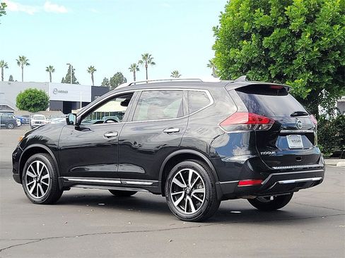 Used 2020 Nissan Rogue SL w/ Premium Package image 2