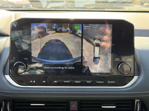 Used 2023 Nissan Rogue Platinum w/ Platinum Premium Package image 29