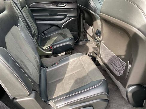 Certified 2021 Jeep Grand Cherokee L Laredo image 24