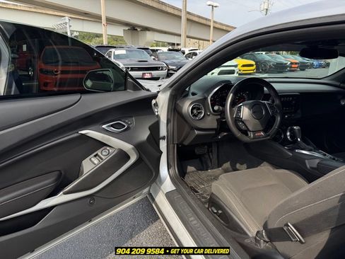Used 2018 Chevrolet Camaro SS RWD image 23