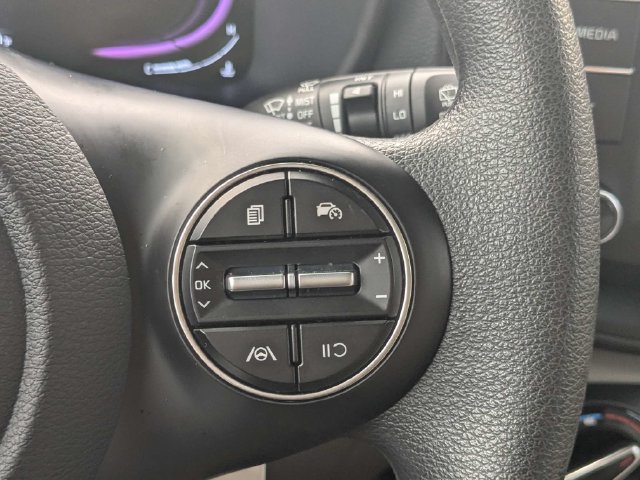 Used 2025 Kia Soul LX FWD image 24