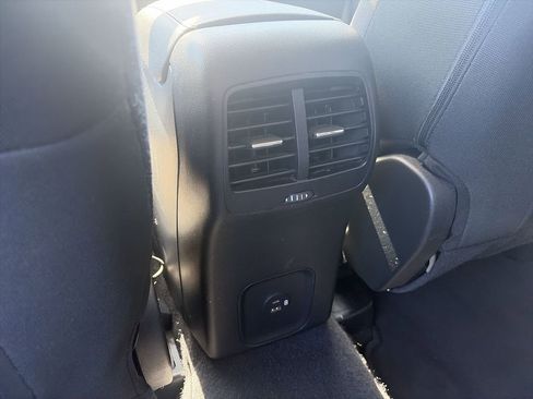 Used 2021 Ford Escape SE w/ SE Sport Appearance Package image 25