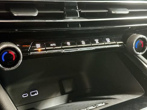 New 2026 Chevrolet Traverse Z71 w/ Enhanced Driving Package AWD/4WD image 16