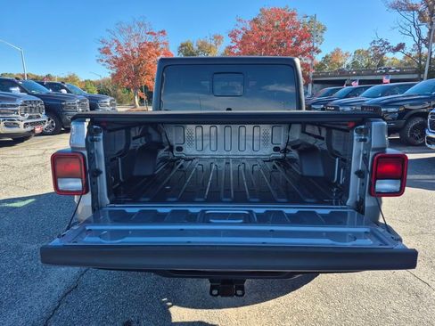Used 2021 Jeep Gladiator Sport image 11
