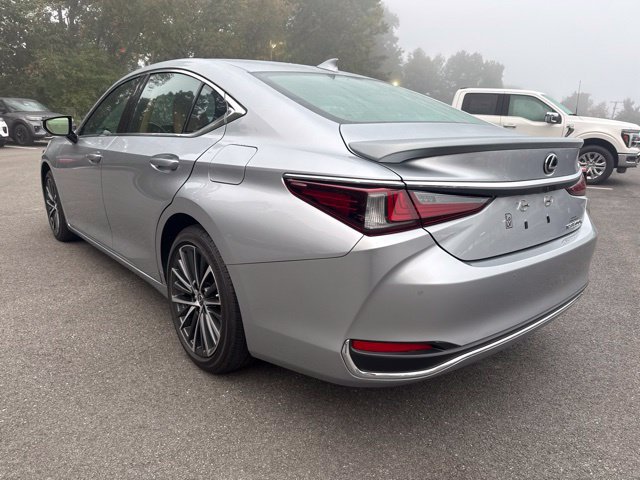 Used 2025 Lexus ES 300h w/ Premium Package FWD image 3