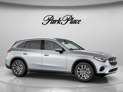Used 2026 Mercedes-Benz GLC 300 4MATIC image 30