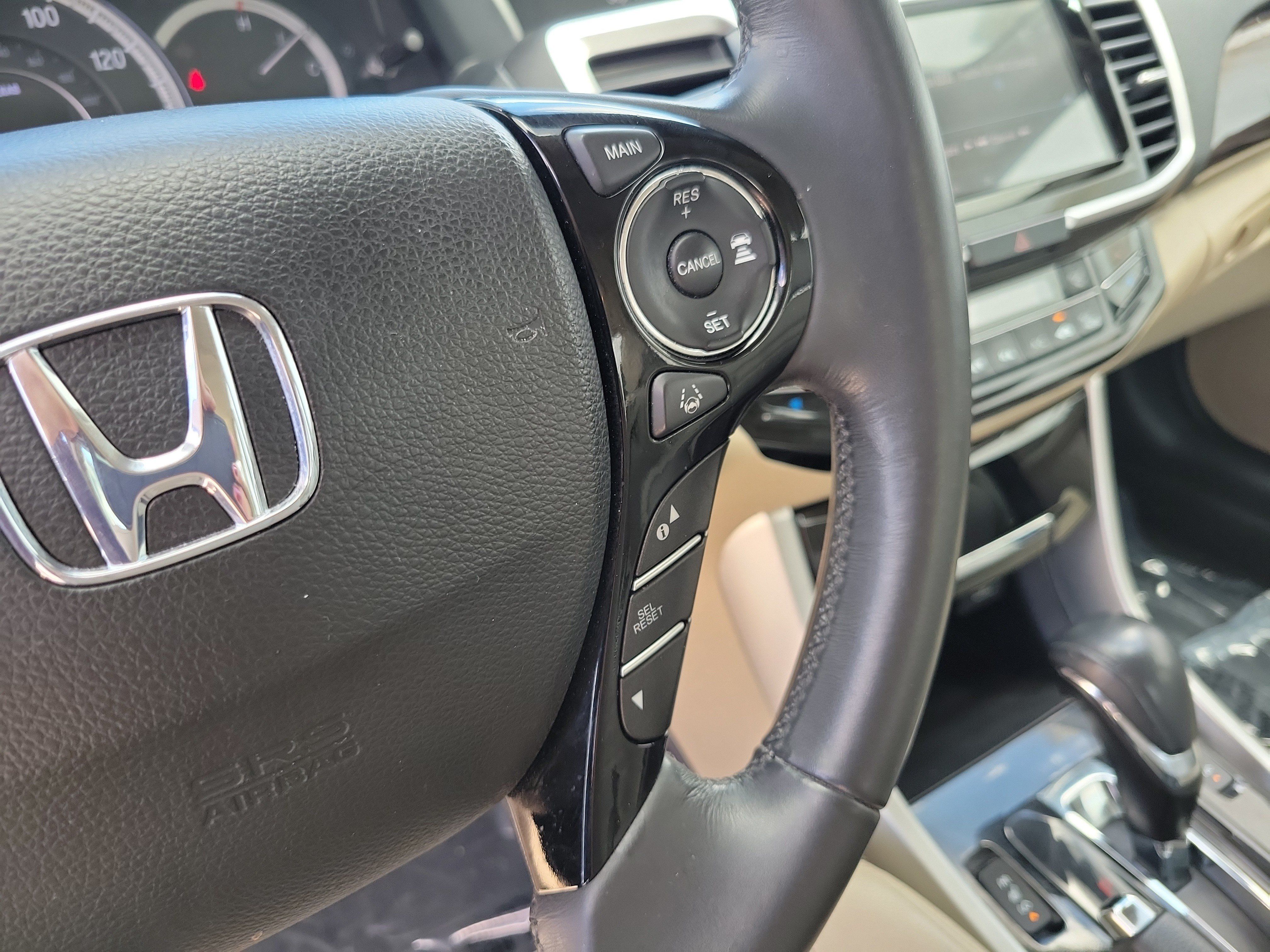 Used 2016 Honda Accord Touring image 26
