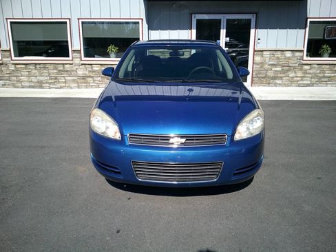 Used 2010 Chevrolet Impala LS FWD image 2