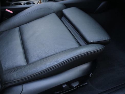 Used 2011 BMW 135i Convertible image 23