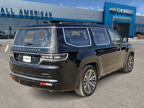 Used 2023 Jeep Grand Wagoneer Series III AWD/4WD image 8