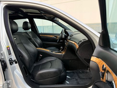 Used 2008 Mercedes-Benz E 63 AMG 4dr Sdn 6.3L AMG RWD image 21