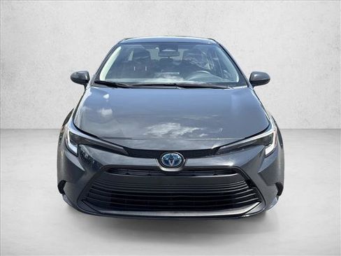 Certified 2025 Toyota Corolla LE FWD image 2