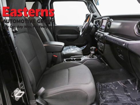 Used 2023 Jeep Wrangler Unlimited w/ Dual Top Group image 27