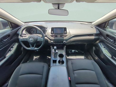 Certified 2024 Nissan Altima 2.5 S FWD image 11
