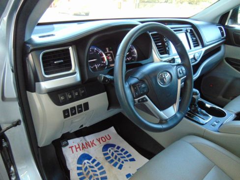 Used 2016 Toyota Highlander Limited Platinum AWD/4WD image 27