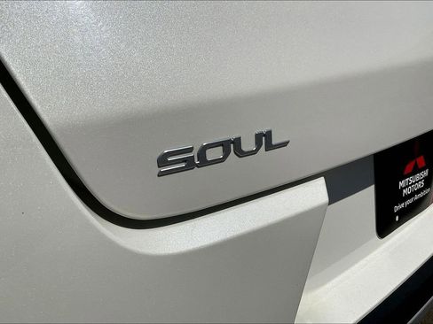 Used 2025 Kia Soul LX w/ LX Technology Package image 24