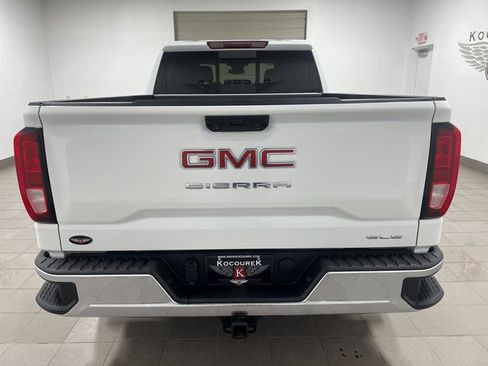 Used 2024 GMC Sierra 1500 SLE w/ Preferred Package image 5