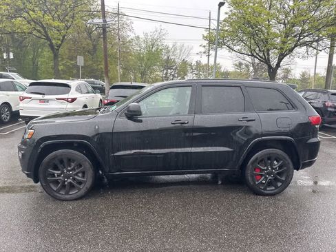 Used 2017 Jeep Grand Cherokee Altitude AWD/4WD image 18