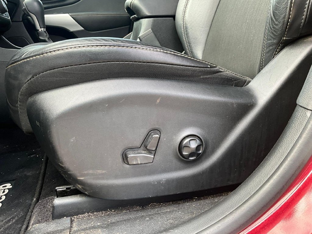 Used 2018 Jeep Cherokee Latitude Plus FWD image 17