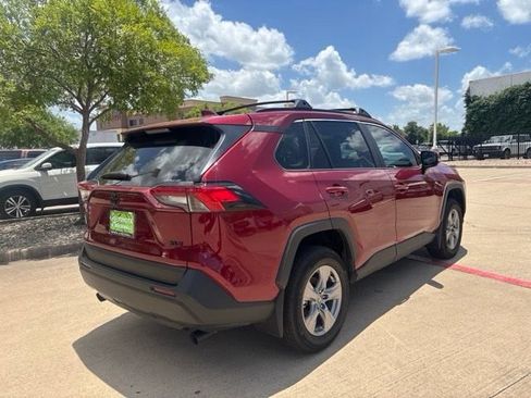 Used 2025 Toyota RAV4 XLE w/ Convenience Package FWD image 5