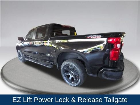 Used 2025 Chevrolet Silverado 1500 Custom Trail Boss AWD/4WD image 12