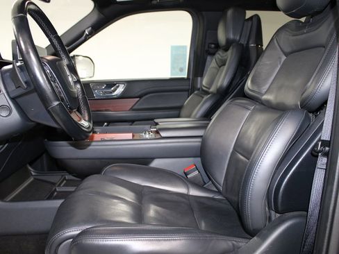Used 2023 Lincoln Navigator Reserve AWD/4WD image 23
