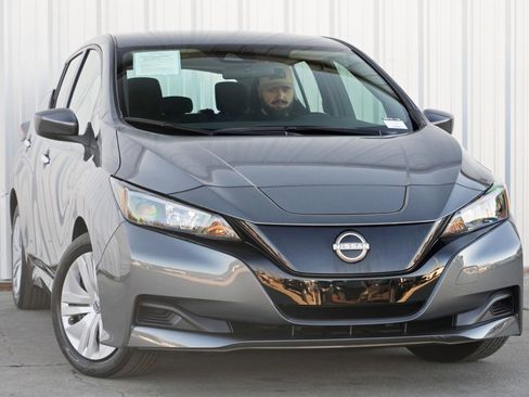 Used 2024 Nissan Leaf S image 2
