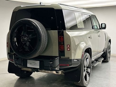 Used 2024 Land Rover Defender 110 X-Dynamic SE AWD/4WD image 13
