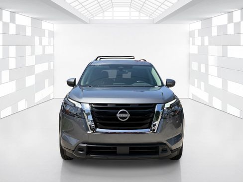 Certified 2025 Nissan Pathfinder SV w/ SV Premium Package FWD image 2