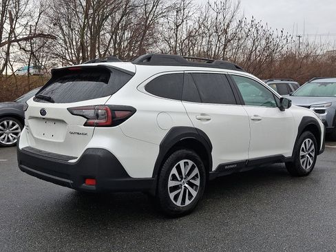 Certified 2025 Subaru Outback Premium image 4