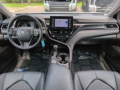 Used 2023 Toyota Camry SE FWD image 14