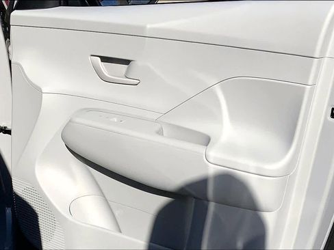 Used 2025 Hyundai Kona SEL image 23